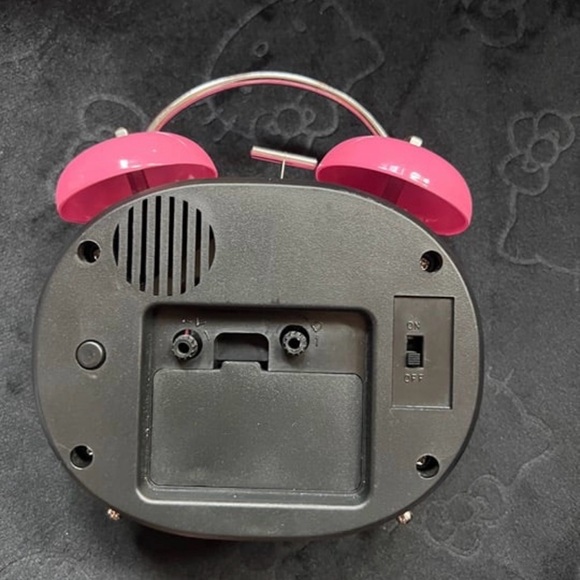 hello kitty pink clock - Picture 3 of 3